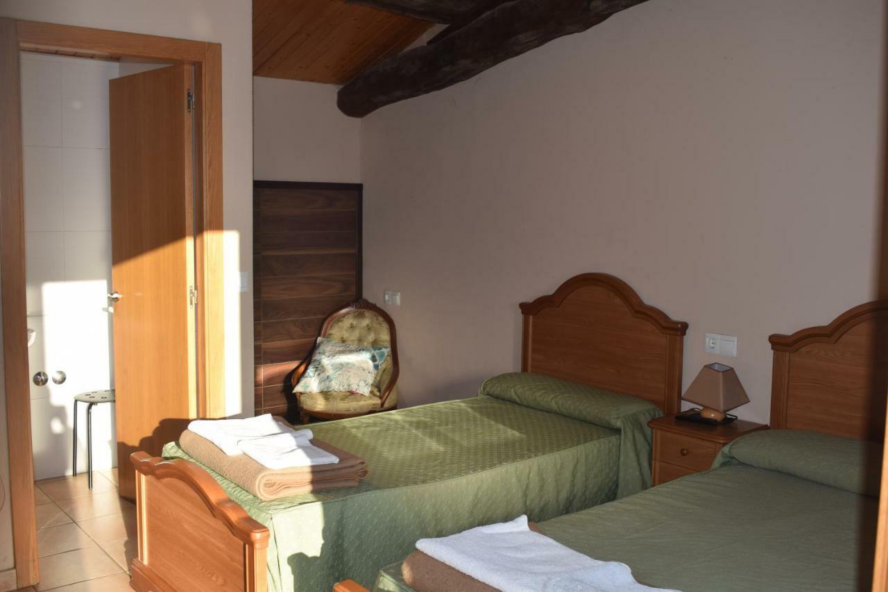 Pension Albergue Los Caminantes Ribadiso Exterior foto