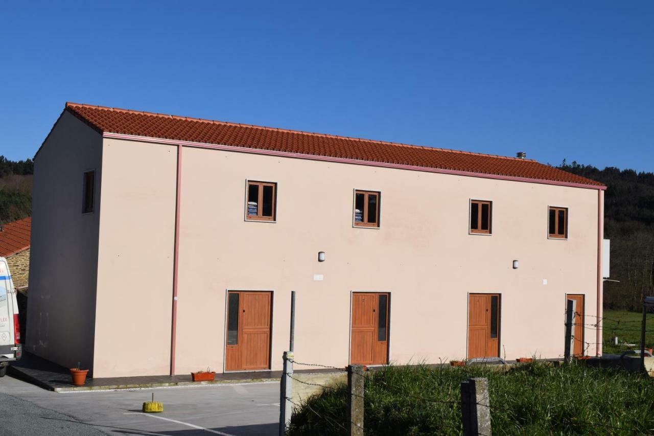 Pension Albergue Los Caminantes Ribadiso Exterior foto