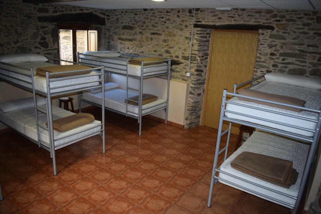 Pension Albergue Los Caminantes Ribadiso Exterior foto