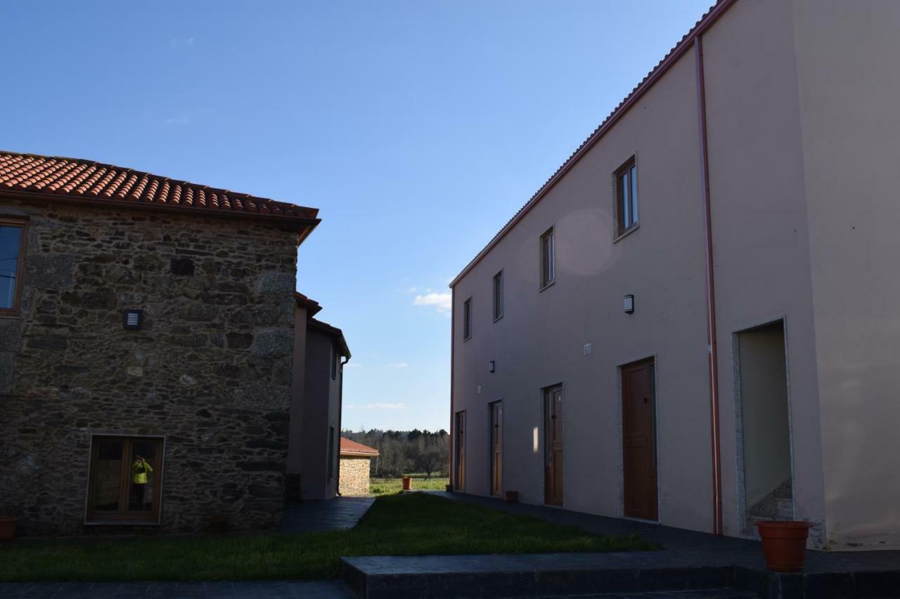 Pension Albergue Los Caminantes Ribadiso Exterior foto