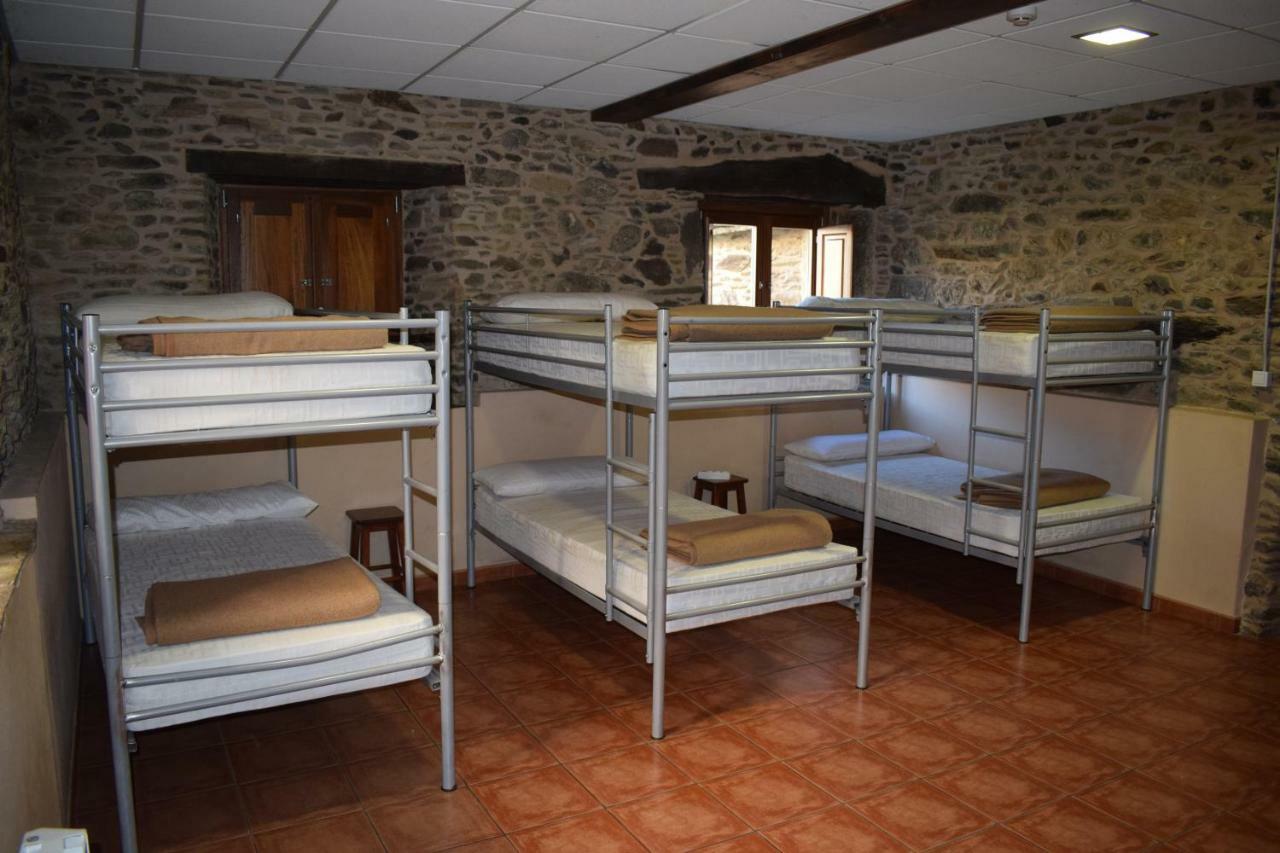 Pension Albergue Los Caminantes Ribadiso Exterior foto